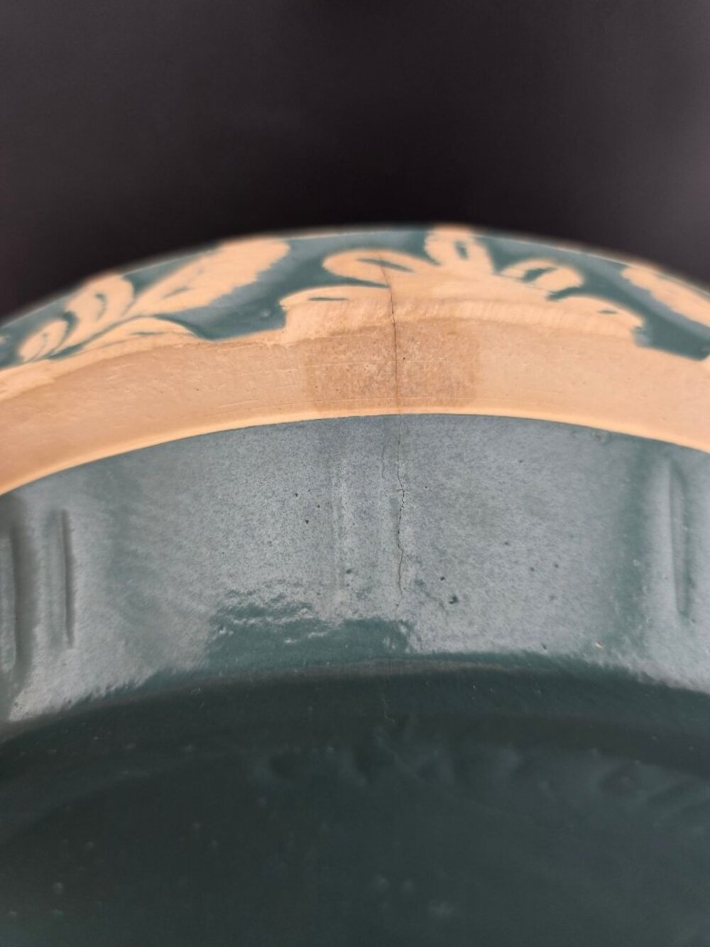 Vintage Clay City Pottery 10" Green Bowl Pie Plate Floral Embossed Rim - Picture 13 of 13